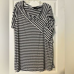 Suzanne Betro Navy and White Stripped top 4x